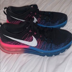 Nike Flyknit Max